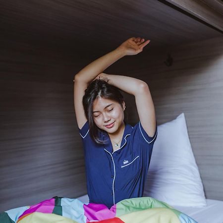 Nomad Hostel Kemang ジャカルタ エクステリア 写真
