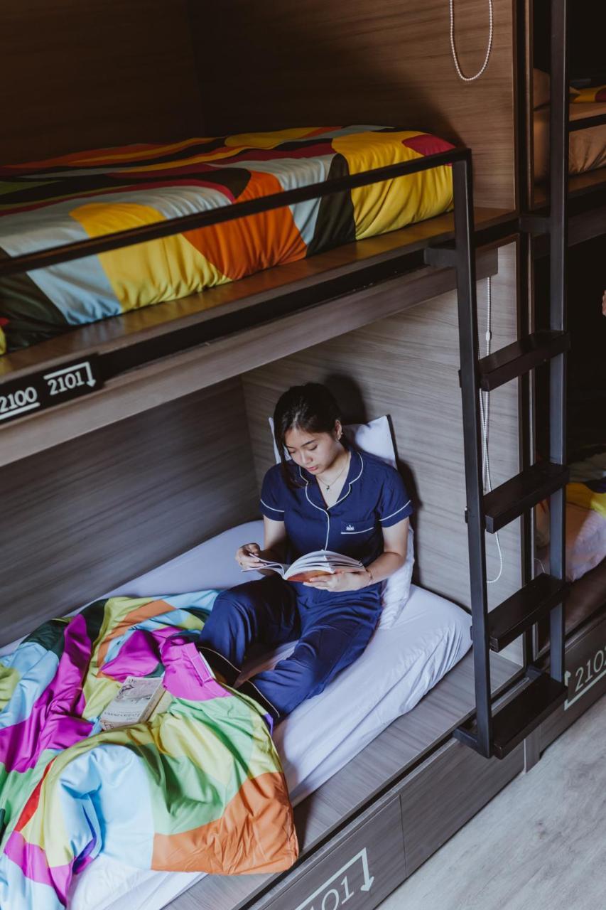 Nomad Hostel Kemang ジャカルタ エクステリア 写真
