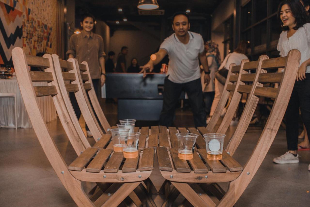 Nomad Hostel Kemang ジャカルタ エクステリア 写真