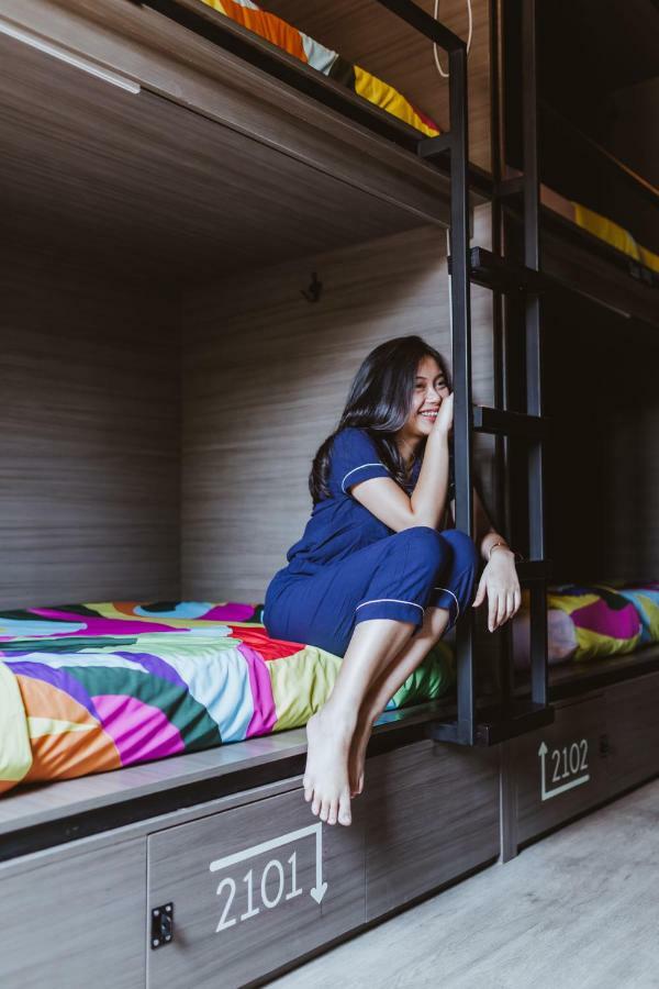 Nomad Hostel Kemang ジャカルタ エクステリア 写真
