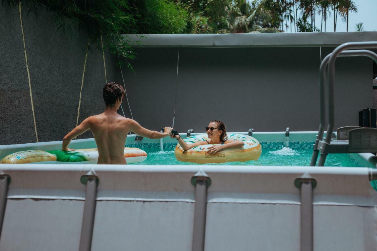 Nomad Hostel Kemang ジャカルタ エクステリア 写真